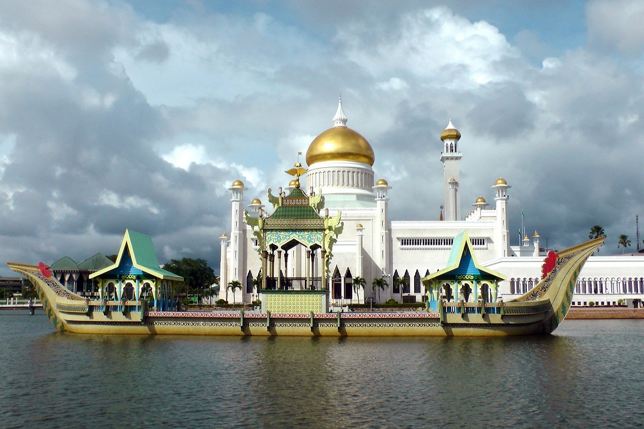 Brunei lemper straffen for homoseksualitet